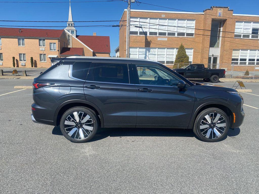 new 2025 Mitsubishi Outlander car, priced at $41,288