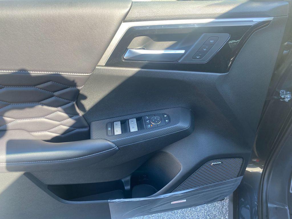 new 2025 Mitsubishi Outlander car, priced at $41,288