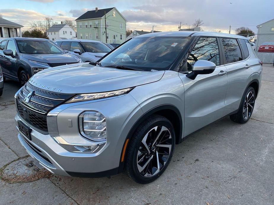 new 2024 Mitsubishi Outlander car, priced at $37,548