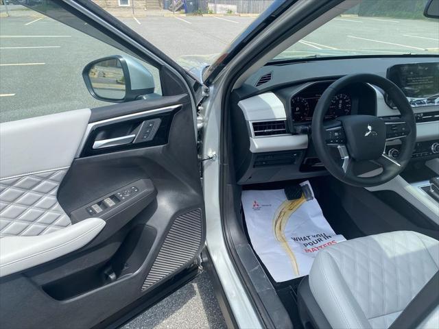 new 2024 Mitsubishi Outlander car, priced at $41,078