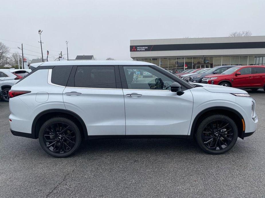 new 2024 Mitsubishi Outlander car, priced at $36,653