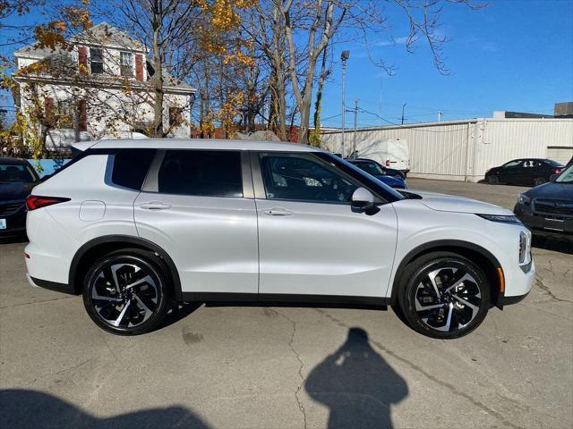 new 2024 Mitsubishi Outlander car, priced at $35,623