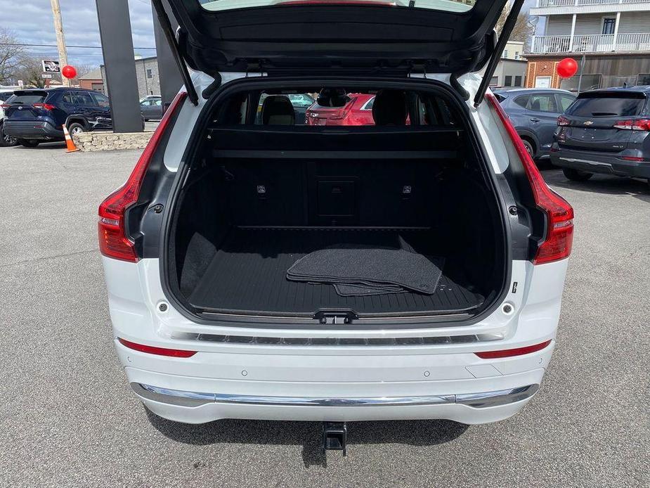 used 2022 Volvo XC60 car, priced at $34,213