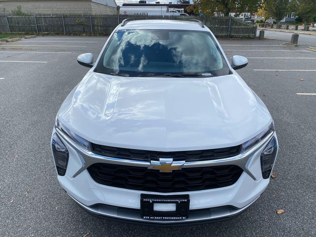 used 2025 Chevrolet Trax car, priced at $24,321