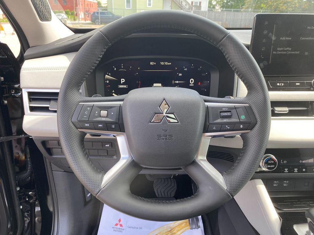 new 2025 Mitsubishi Outlander car, priced at $40,068