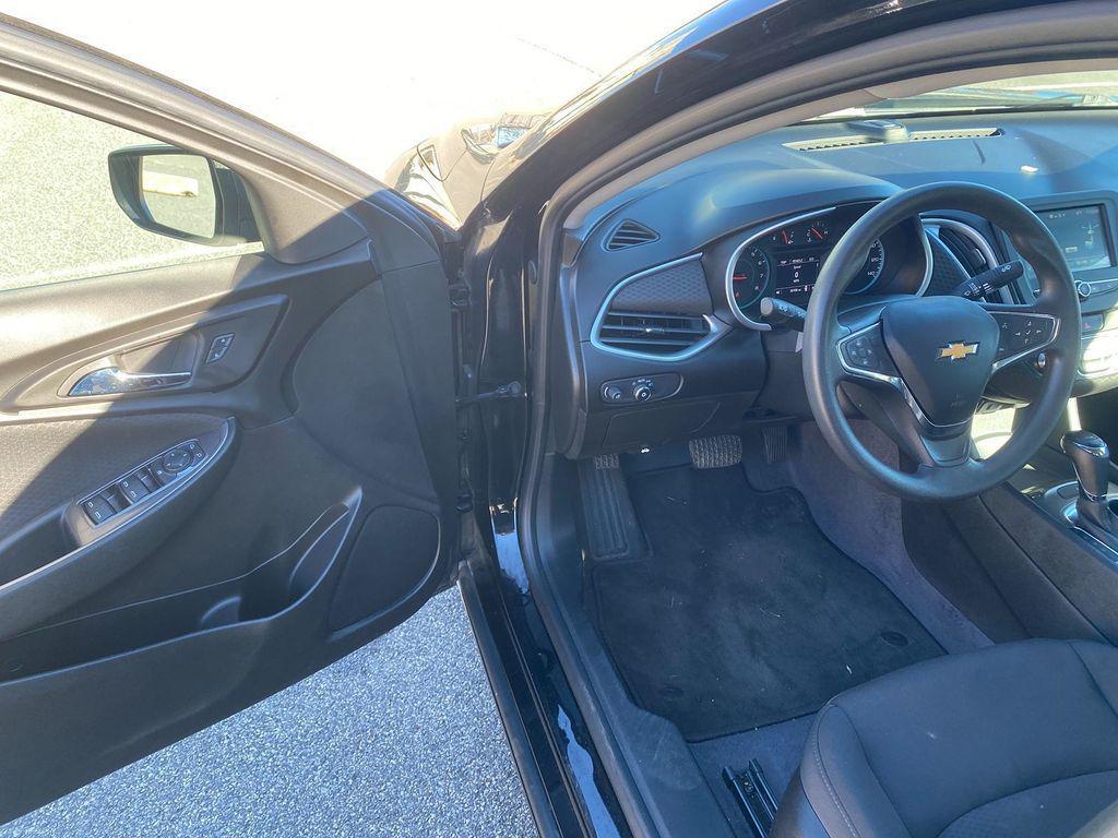used 2018 Chevrolet Malibu car, priced at $15,988