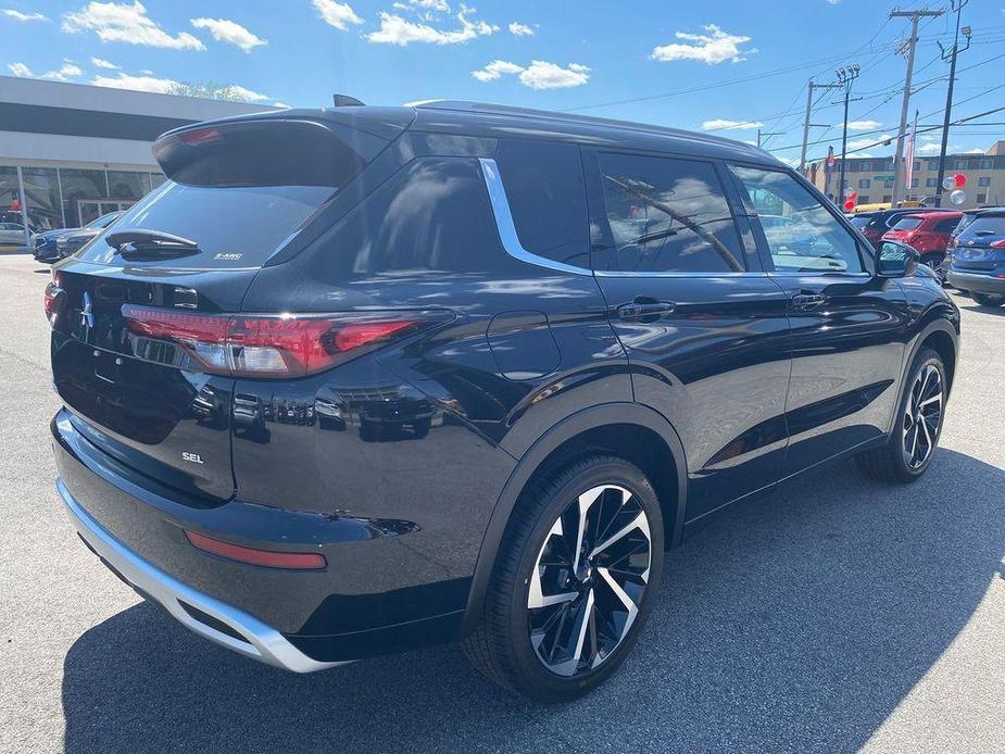 new 2024 Mitsubishi Outlander car, priced at $38,988