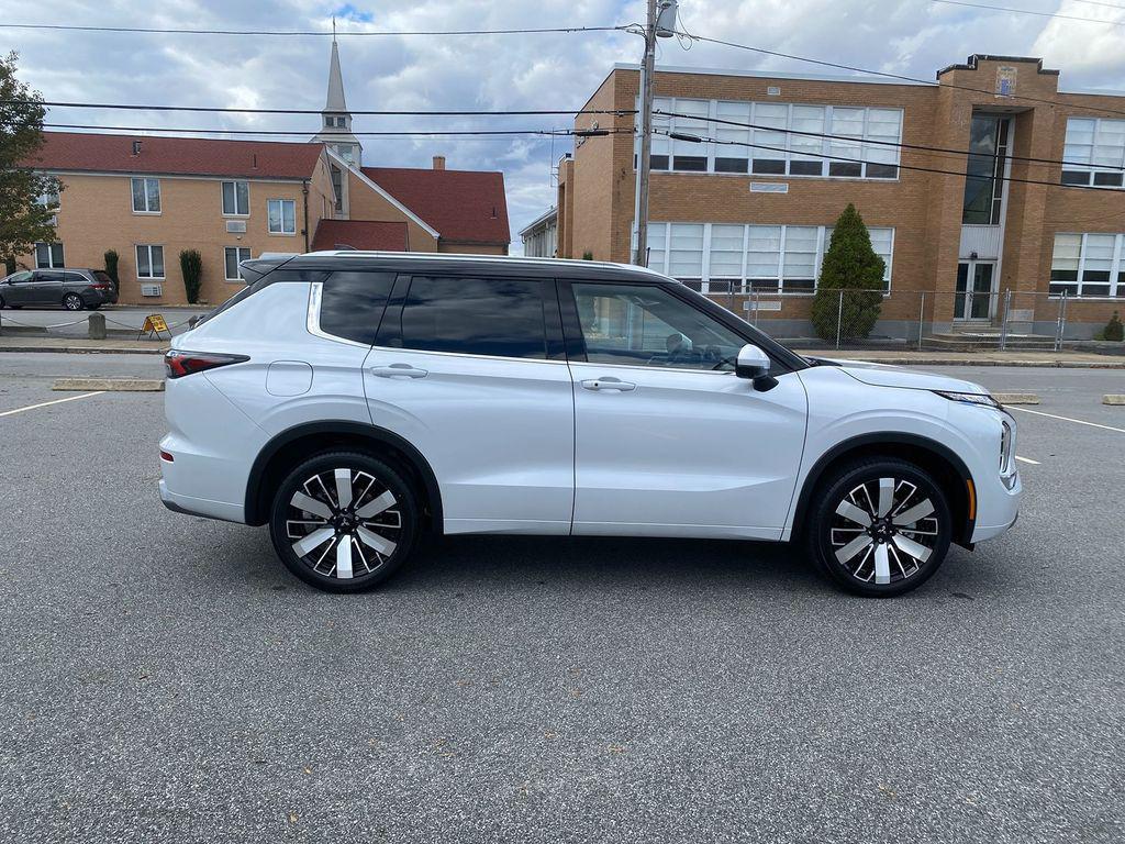 new 2025 Mitsubishi Outlander car, priced at $46,588