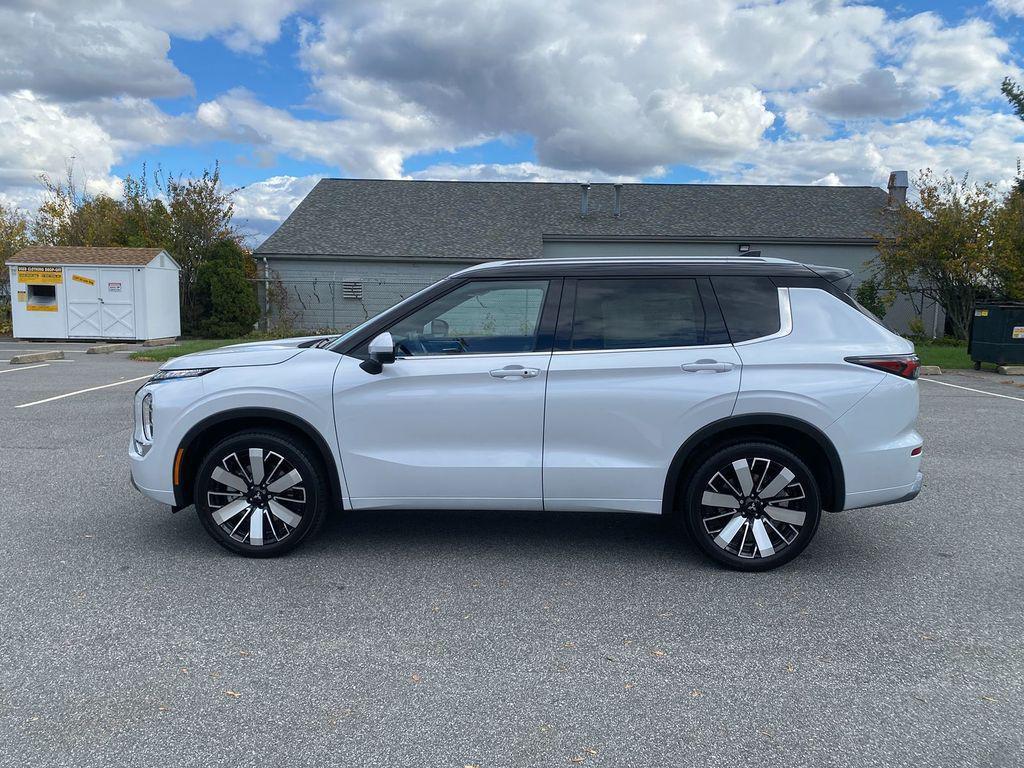new 2025 Mitsubishi Outlander car, priced at $46,588