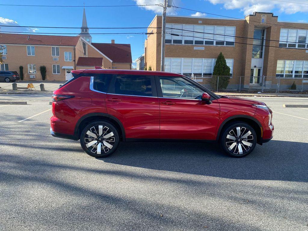 new 2025 Mitsubishi Outlander car, priced at $38,403