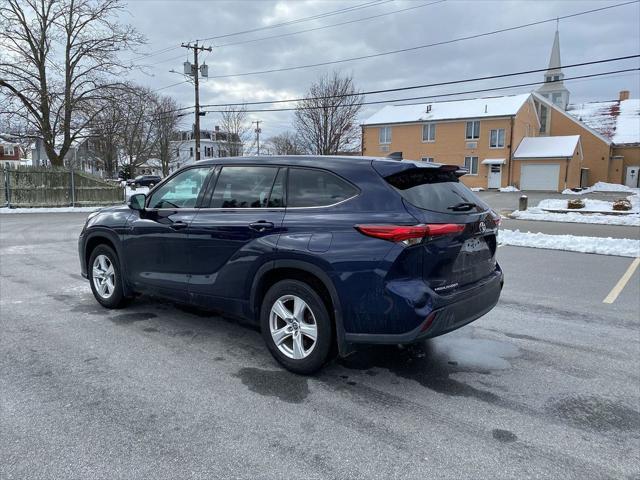 used 2022 Toyota Highlander car, priced at $29,355