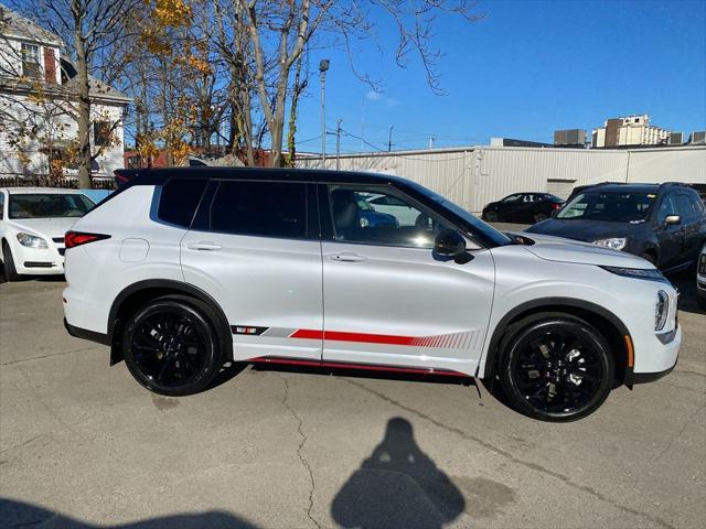 new 2024 Mitsubishi Outlander car, priced at $37,808