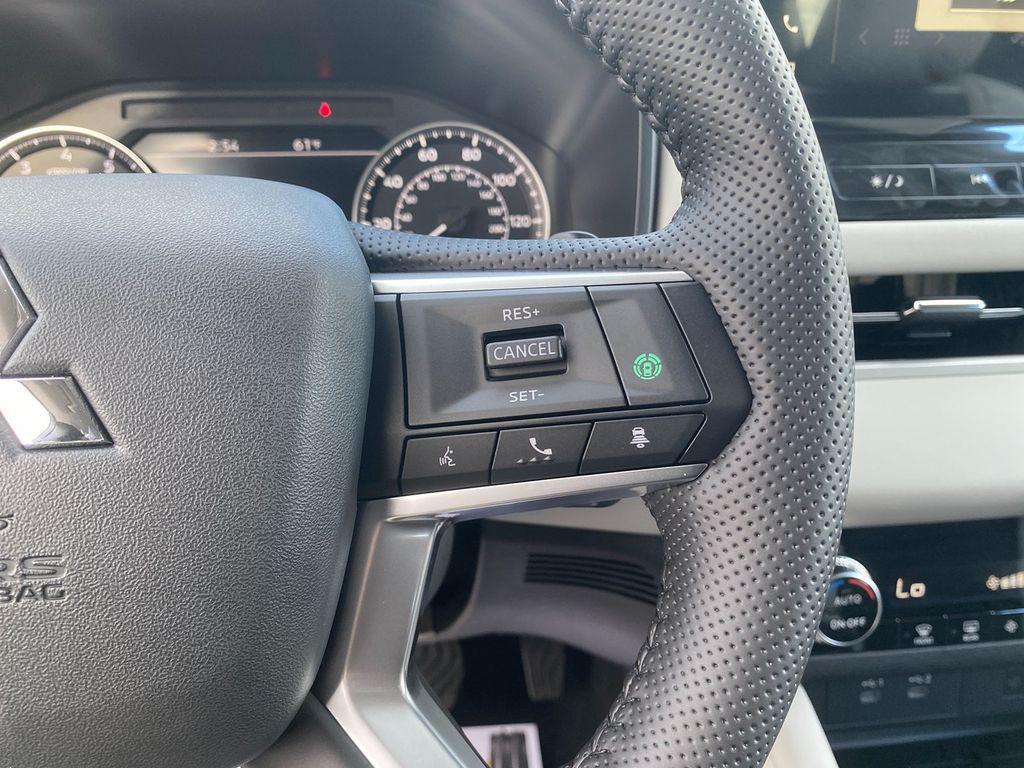 new 2025 Mitsubishi Outlander car, priced at $38,403