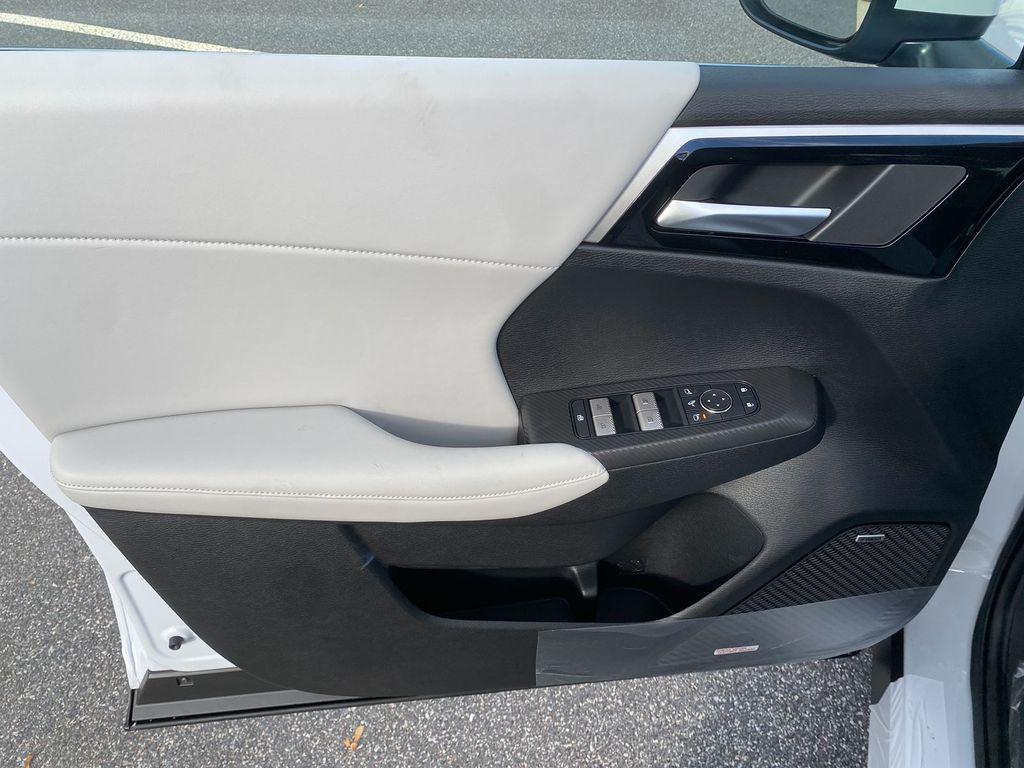 new 2025 Mitsubishi Outlander car, priced at $38,403