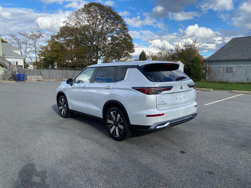 new 2025 Mitsubishi Outlander car, priced at $38,403