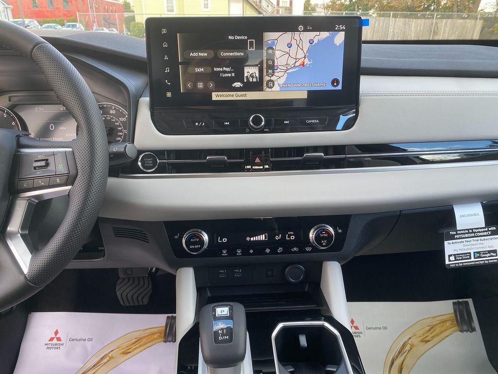 new 2025 Mitsubishi Outlander car, priced at $38,403