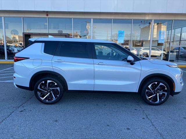 new 2024 Mitsubishi Outlander car, priced at $35,998