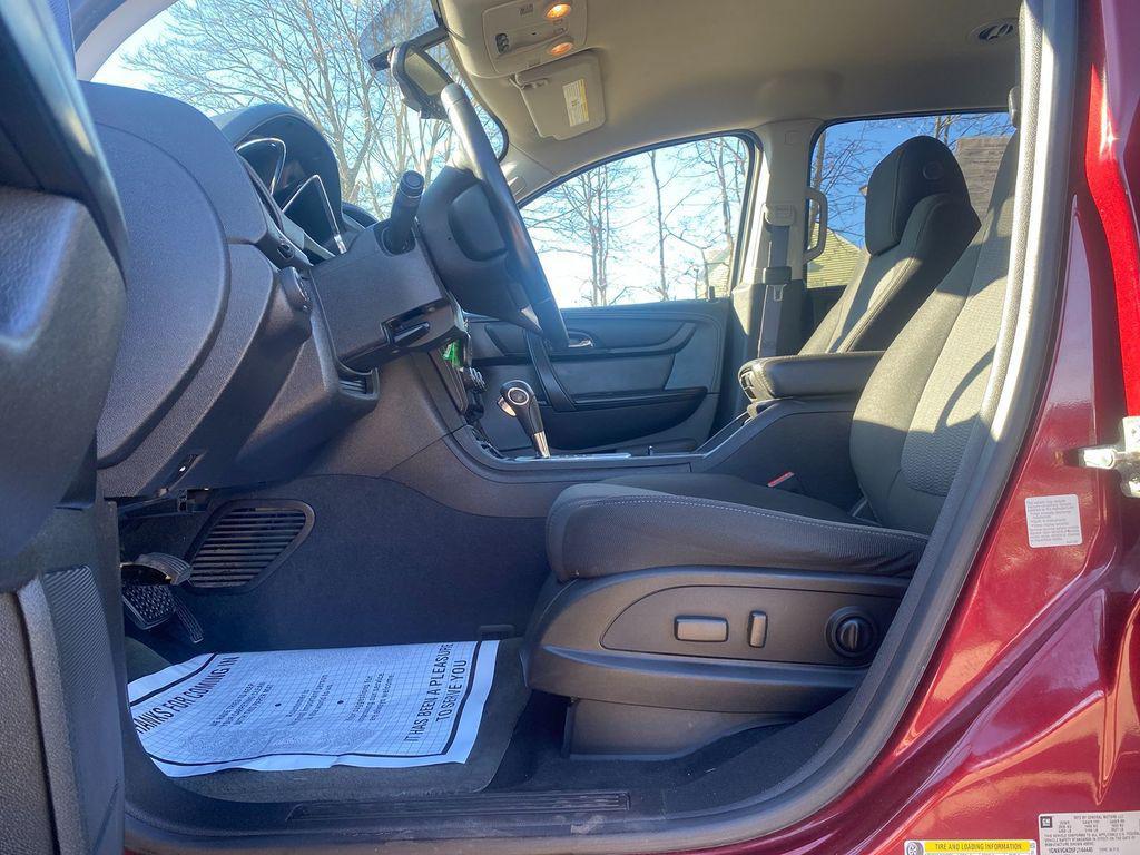 used 2015 Chevrolet Traverse car, priced at $8,988