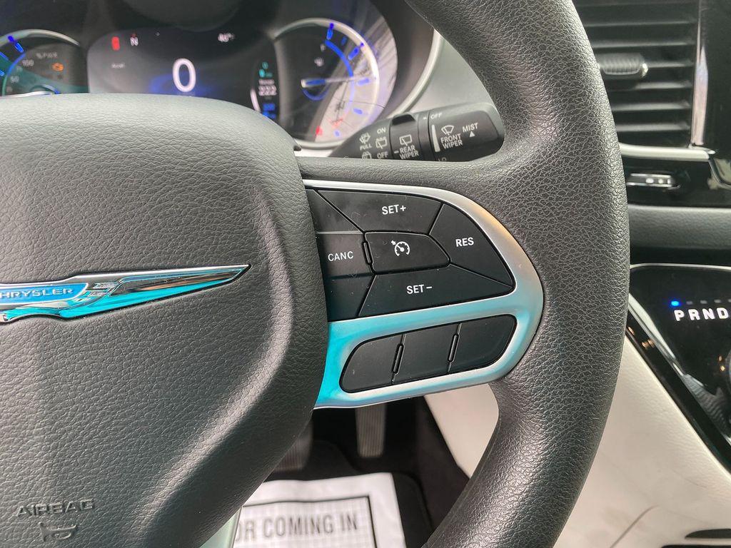 used 2017 Chrysler Pacifica Hybrid car, priced at $18,485