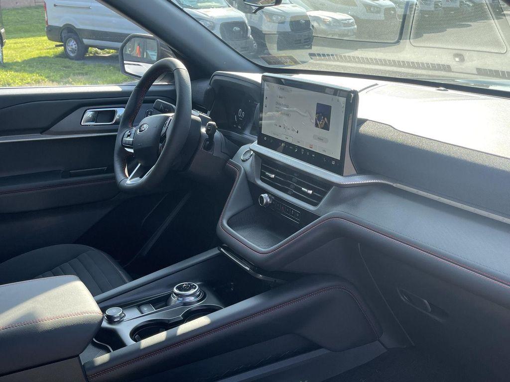 new 2025 Ford Explorer car, priced at $47,054