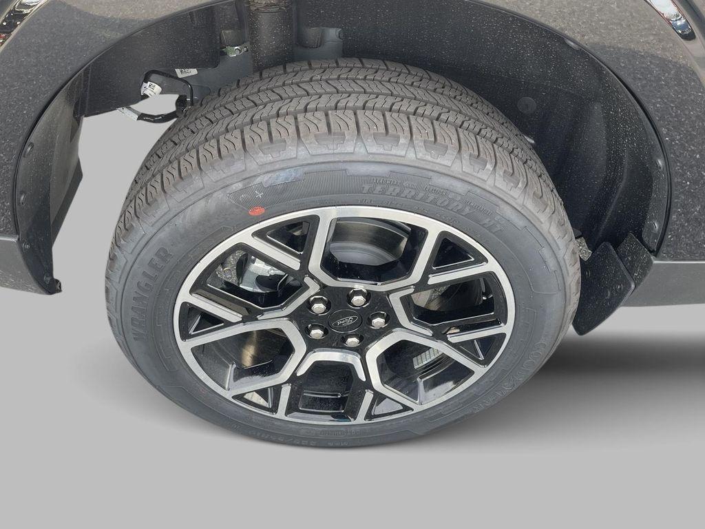 new 2025 Ford Maverick car, priced at $37,181