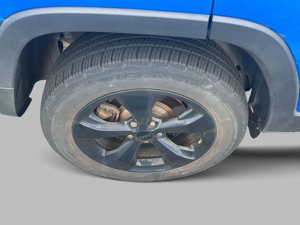 used 2018 Jeep Cherokee car, priced at $12,585