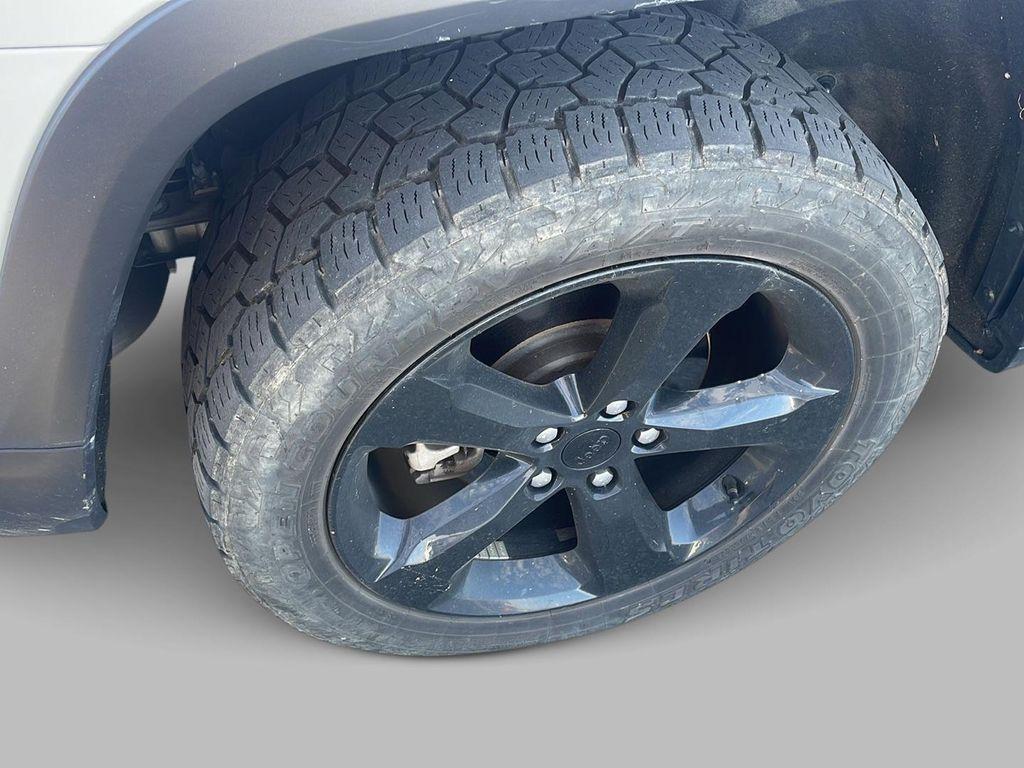 used 2023 Jeep Grand Cherokee car, priced at $25,741