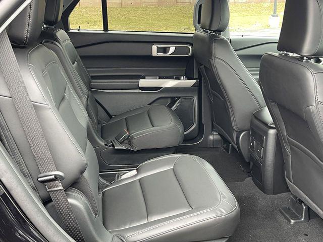 new 2024 Ford Explorer car, priced at $45,111