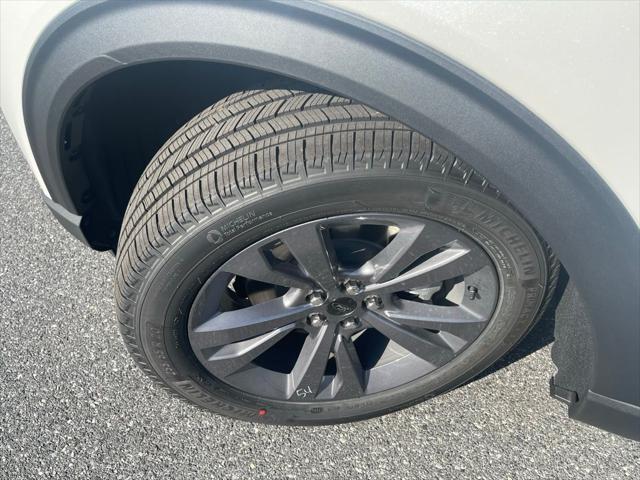 new 2025 Ford Explorer car, priced at $46,607