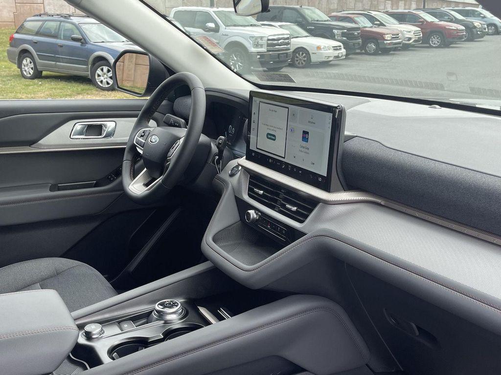 new 2025 Ford Explorer car, priced at $41,199