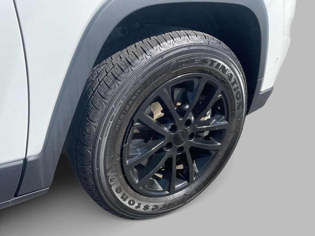 used 2023 Jeep Cherokee car, priced at $24,987
