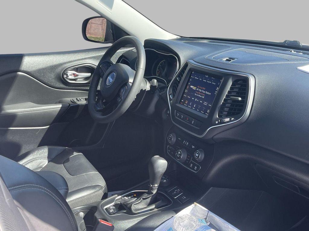used 2023 Jeep Cherokee car, priced at $24,987