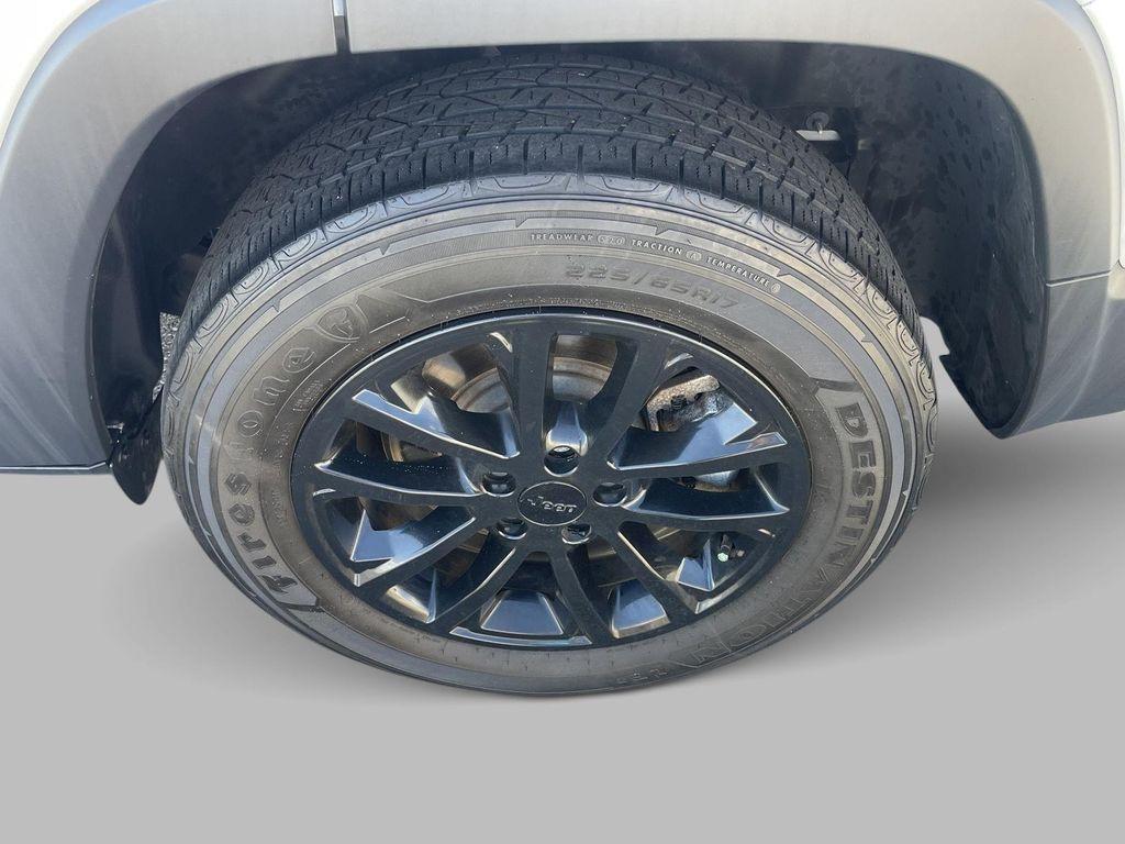 used 2023 Jeep Cherokee car, priced at $24,987