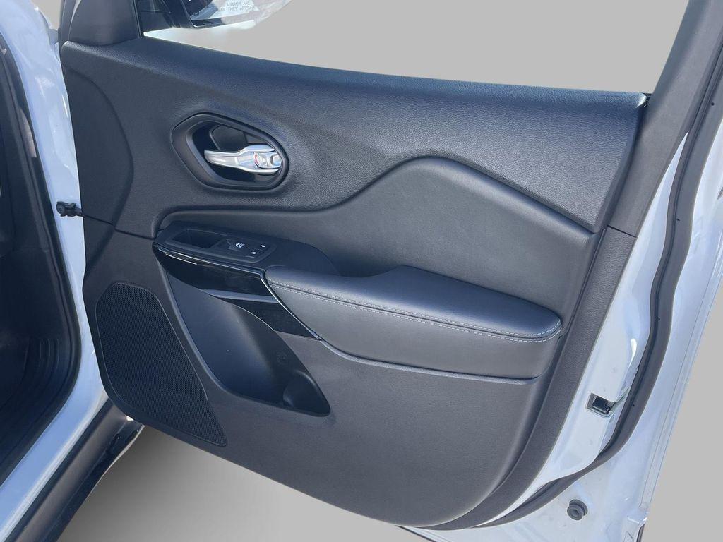 used 2023 Jeep Cherokee car, priced at $24,987