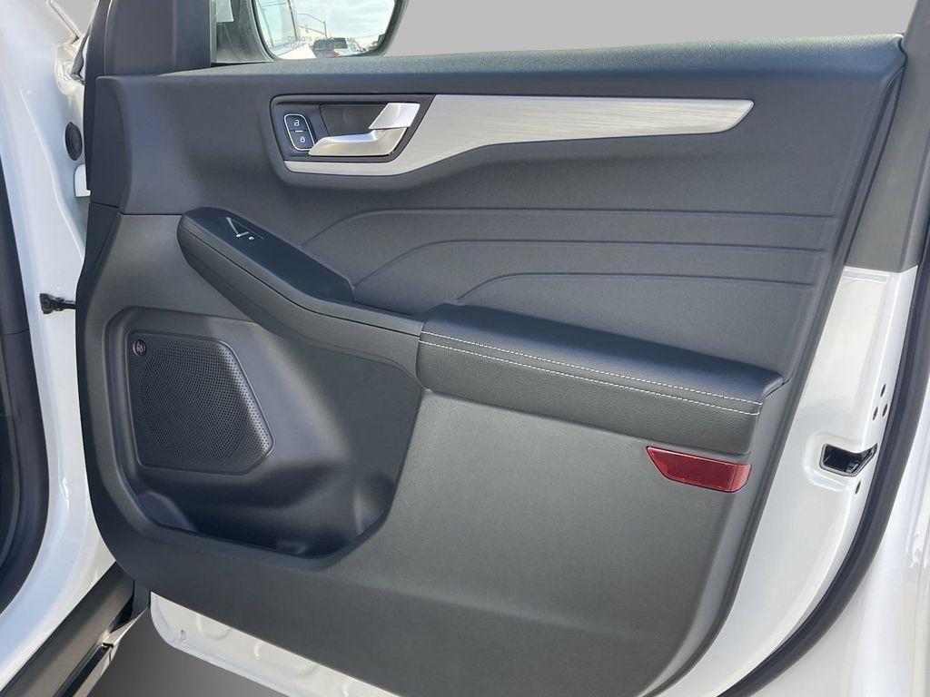 new 2025 Ford Escape PHEV car, priced at $35,911