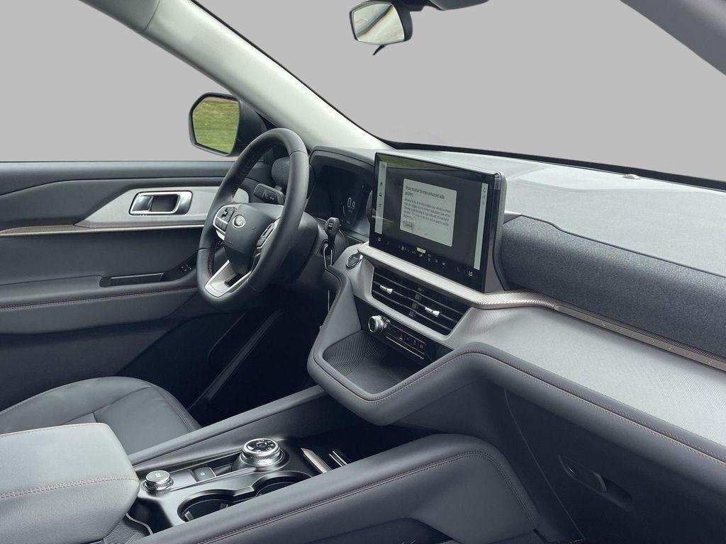 new 2025 Ford Explorer car, priced at $47,760
