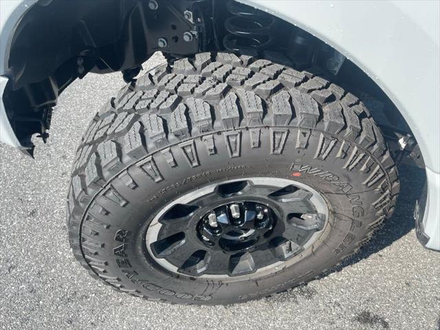 new 2025 Ford F-250 car, priced at $105,326