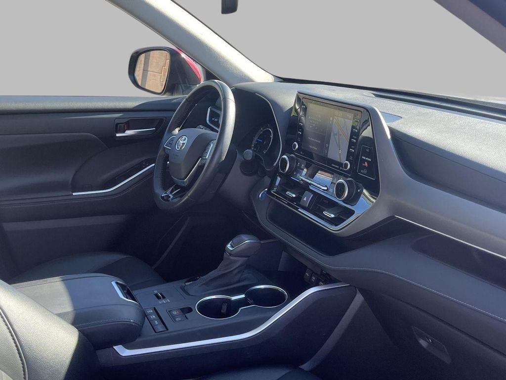 used 2021 Toyota Highlander Hybrid car, priced at $36,717