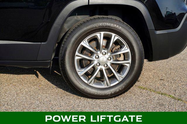 used 2021 Jeep Cherokee car, priced at $16,995