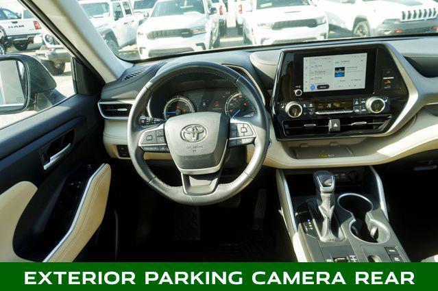 used 2023 Toyota Highlander Hybrid car, priced at $31,995