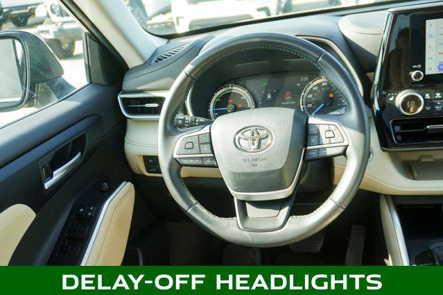 used 2023 Toyota Highlander Hybrid car, priced at $31,995