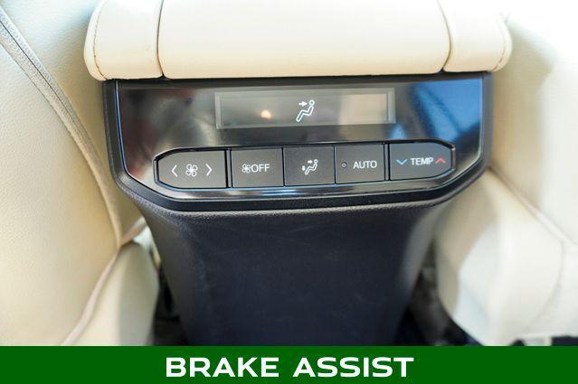 used 2023 Toyota Highlander Hybrid car, priced at $31,995