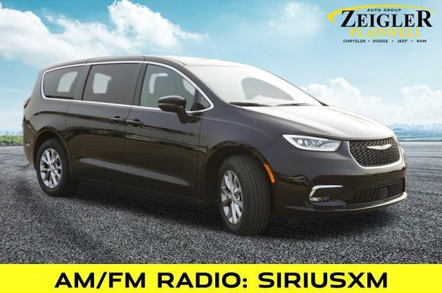 new 2025 Chrysler Pacifica car, priced at $44,368