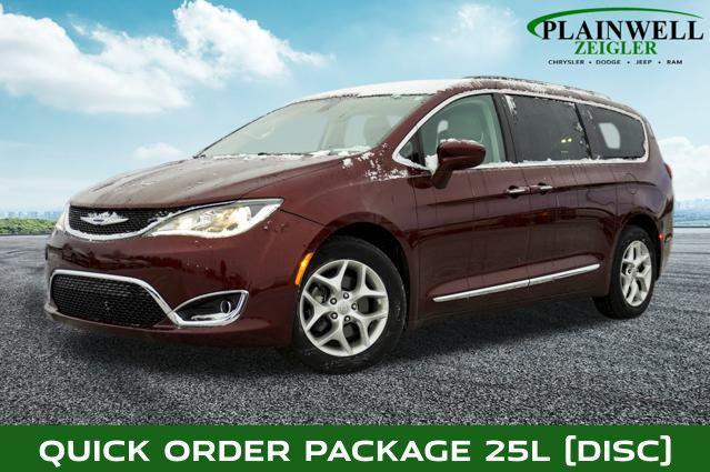 used 2017 Chrysler Pacifica car, priced at $13,995