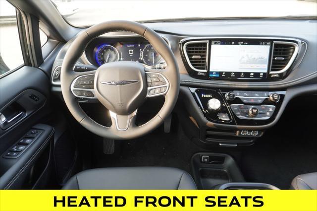 new 2025 Chrysler Pacifica car, priced at $44,368