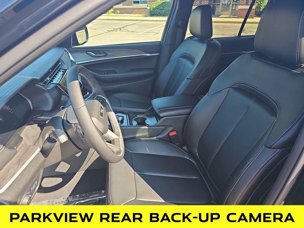 new 2025 Jeep Grand Cherokee car, priced at $46,216