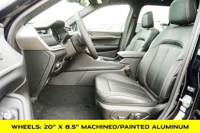 new 2025 Jeep Grand Cherokee car, priced at $49,000
