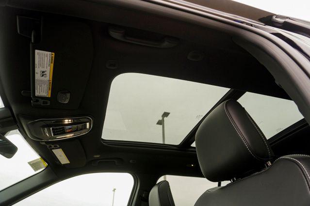 new 2025 Jeep Grand Cherokee car, priced at $49,000