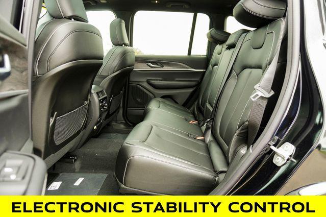 new 2025 Jeep Grand Cherokee car, priced at $49,000