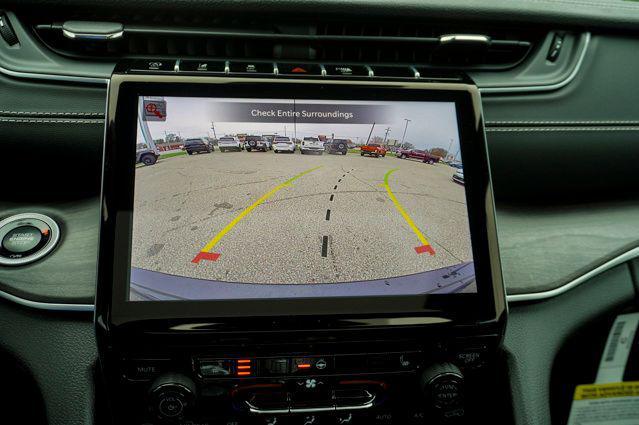 new 2025 Jeep Grand Cherokee car, priced at $49,000